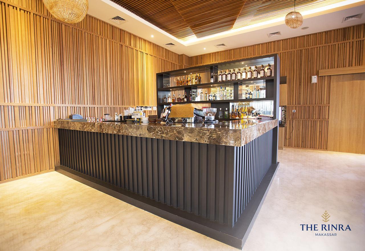 Hotel The Rinra Makassar Esterno foto
