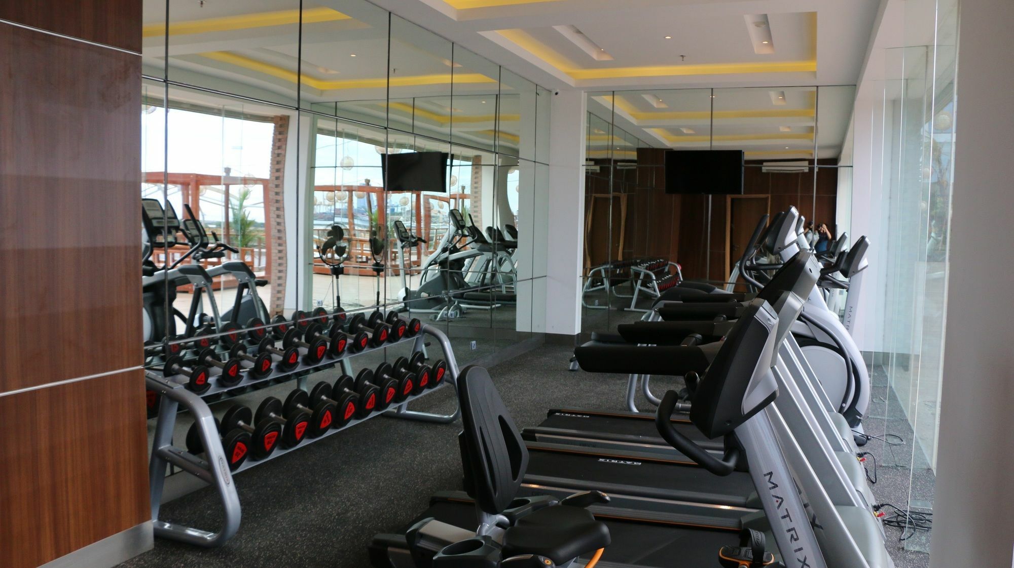 Hotel The Rinra Makassar Esterno foto